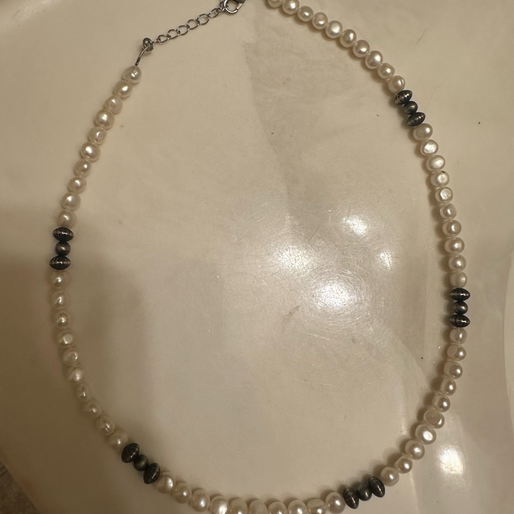 Elegant Pearl and Silver Necklace